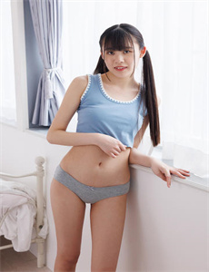 胸部丰满的妈妈